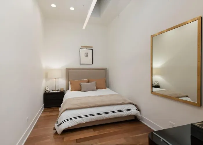 Сasa de vacaciones Stunning Gold Coast 12bd 6ba & Rooftop Patio