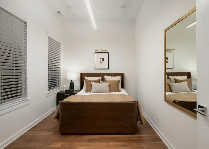 Stunning Gold Coast 12bd 6ba & Rooftop Patio * Chicago